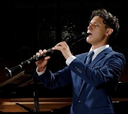 Adrian Gutiérrez, clarinet